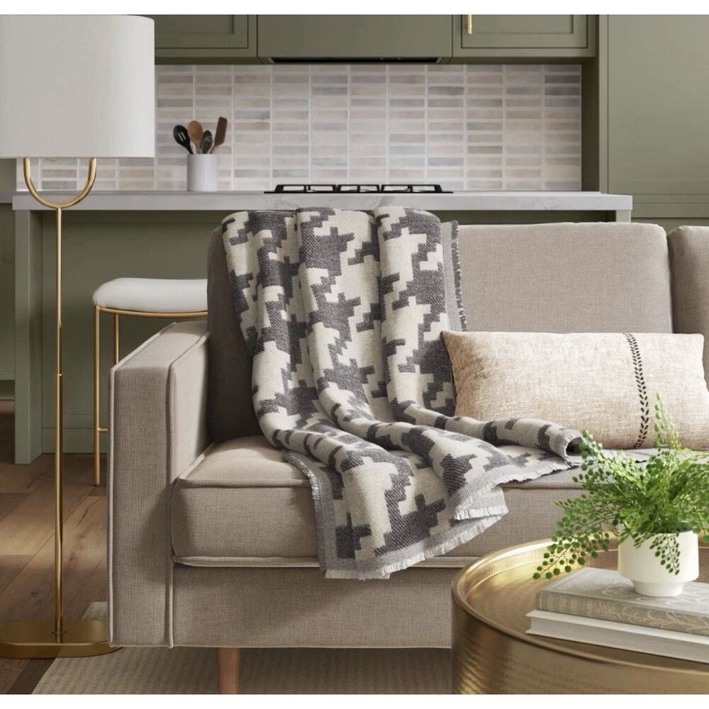 50''x60'' Oversized Chenille Woven Houndstooth Throw Blanket Gray/Neutral